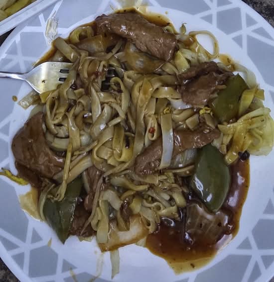 Fried Rice Noodles with Beef &Black Bean Sauce 豉椒牛河